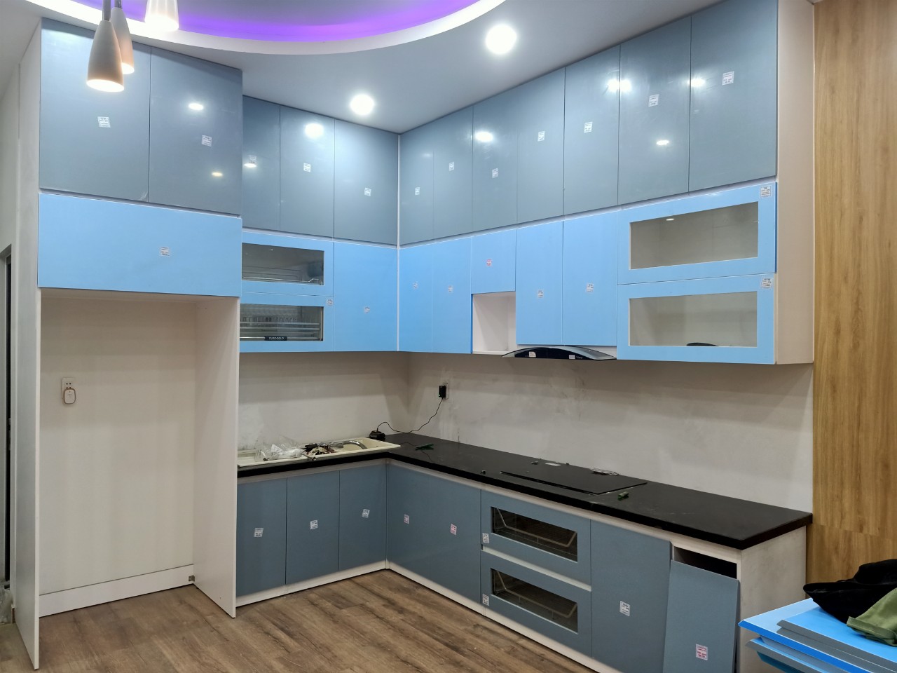 TỦ BẾP CÁNH ACRILIC